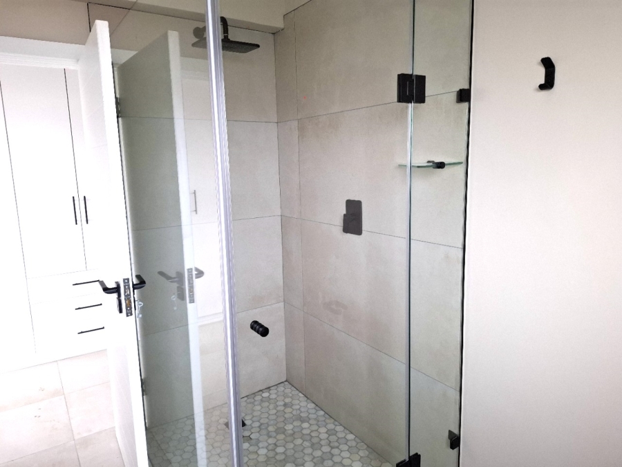4 Bedroom Property for Sale in Lemoenkloof Western Cape